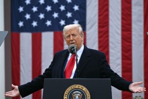 Kebijakan Tarif Impor Trump Akan Menghambat Pertumbuhan Indonesia