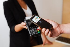 Revolusi Keuangan Digital Dimulai! 75% Anak Muda Sudah Investasi Lewat E-Wallet