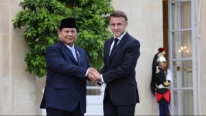 Akrab dan Strategis: Prabowo Disambut Hangat Macron di Bastille Day 2025, Indonesia Tampil Mengesankan di Parade Militer Paris