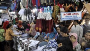 Pinjol Naik Tajam Menjelang Tahun Ajaran Baru, Biaya Pendidikan Jadi Pemicu Utama