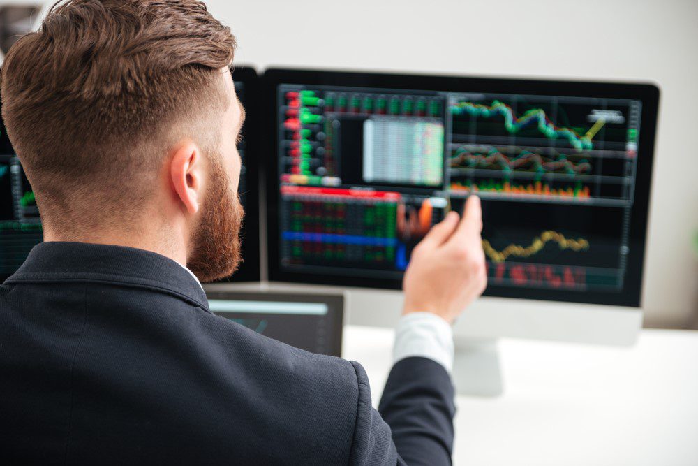 Gejolak Pasar Global: Tarif Baru Trump, Laba Teknologi, dan Data Ketenagakerjaan AS Guncang Sentimen Investor