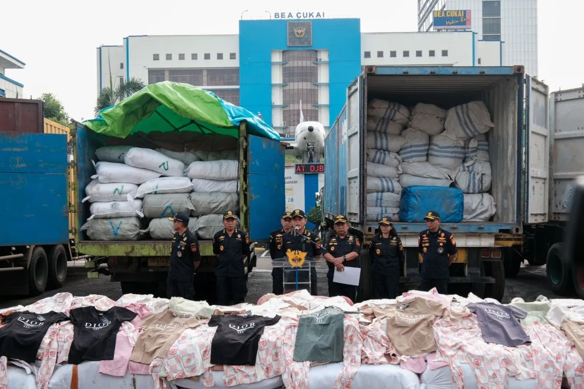 Bea Cukai Sita 5 Muatan Garmen Ilegal 2025